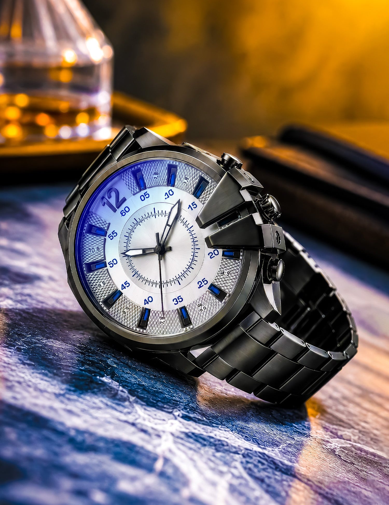 LOOKHAA Men Dial & Stainless Steel Bracelet Style Straps Analogue Watch lookhaa