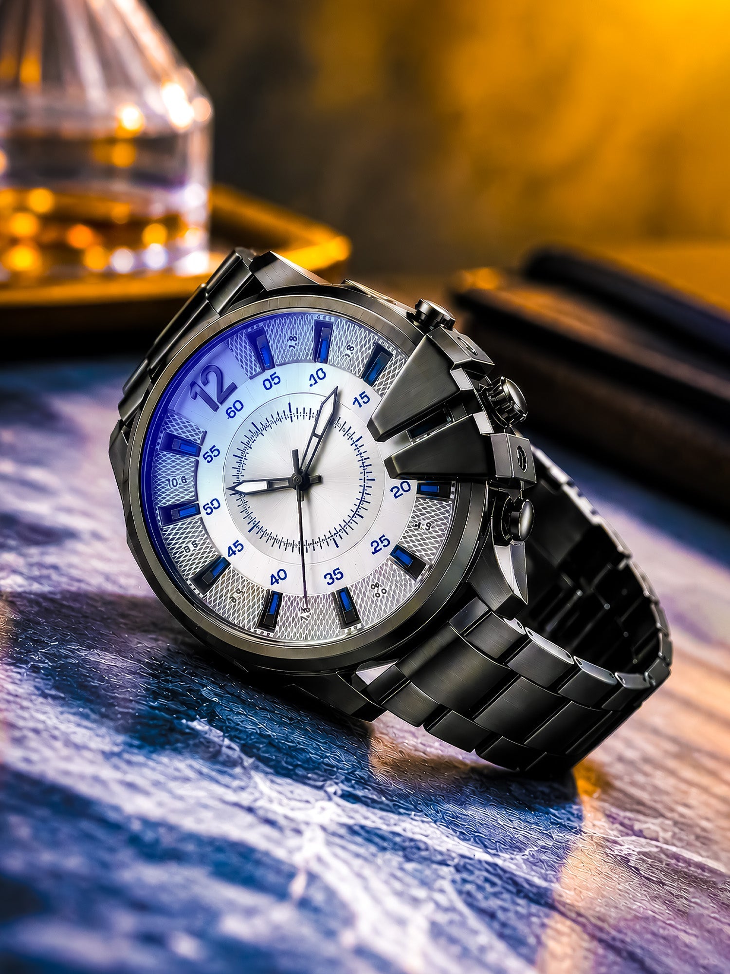 LOOKHAA Men Dial & Stainless Steel Bracelet Style Straps Analogue Watch lookhaa