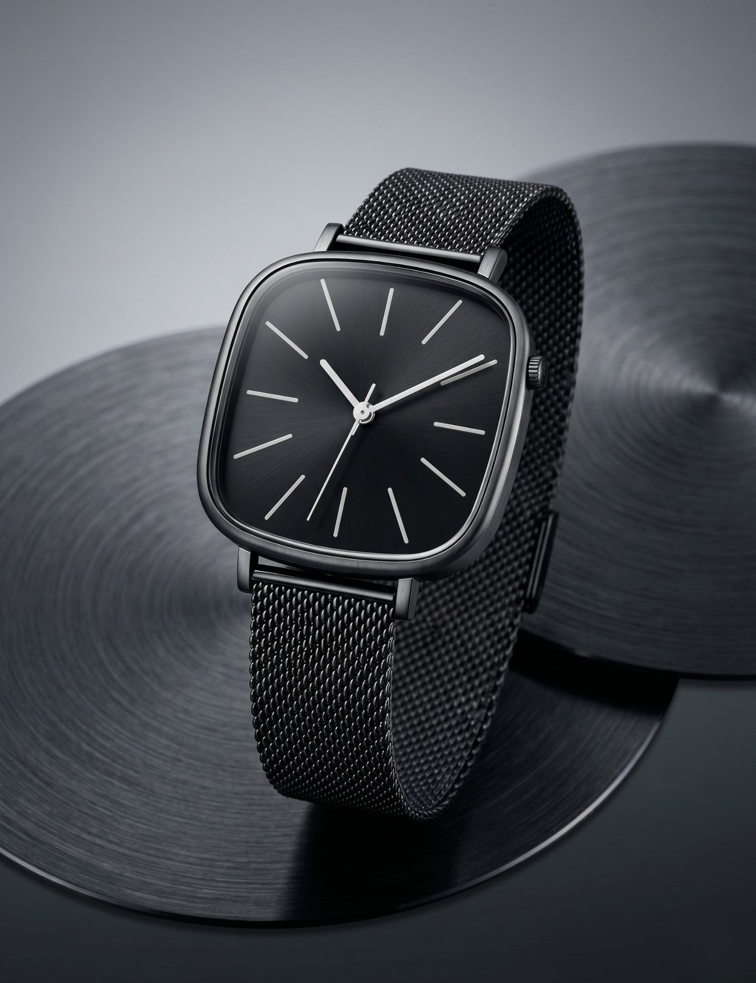 LOOKHAA Women Black Magnetic Bracelet Analogue Watch lookhaa
