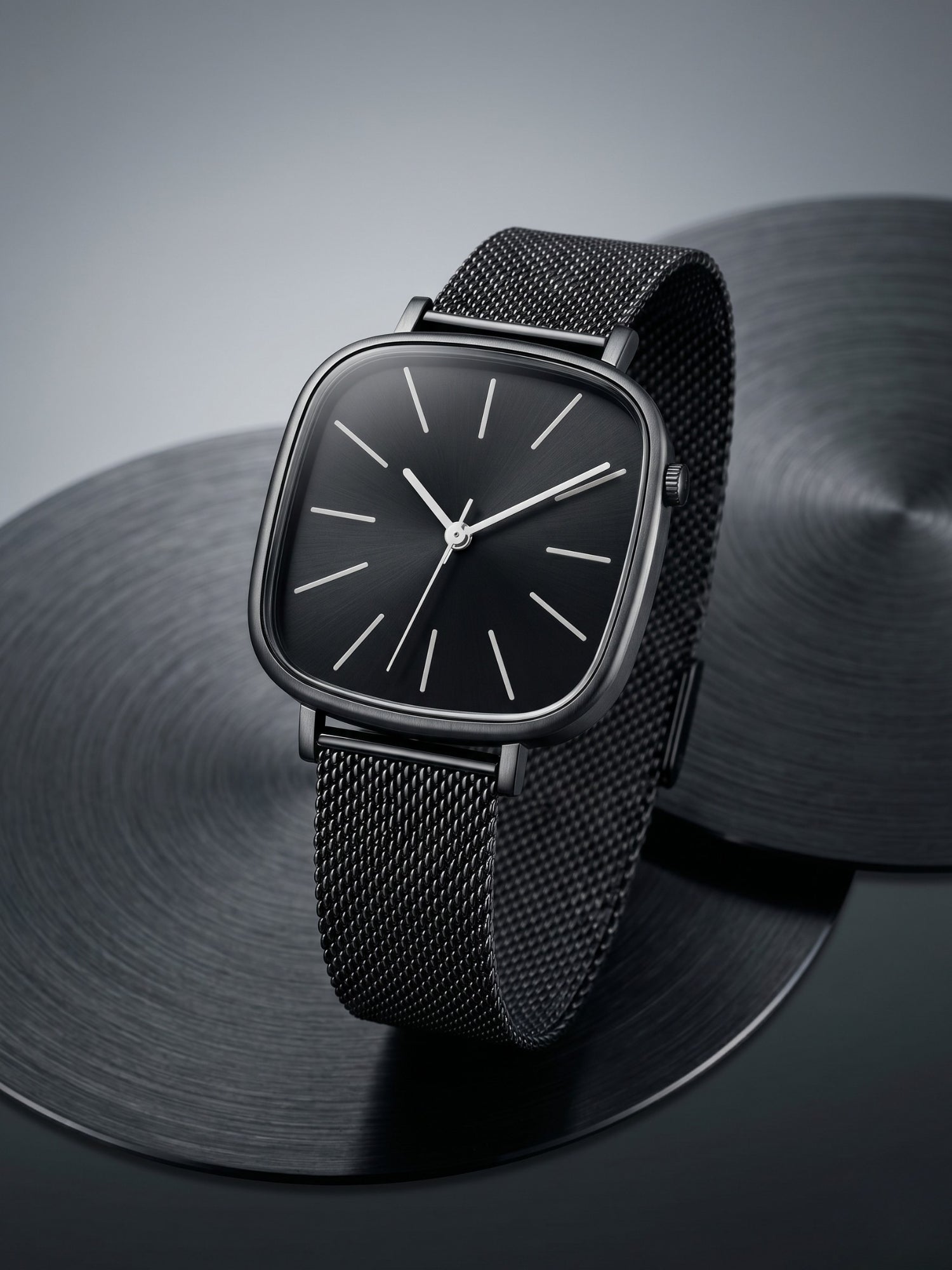 LOOKHAA Women Black Magnetic Bracelet Analogue Watch lookhaa