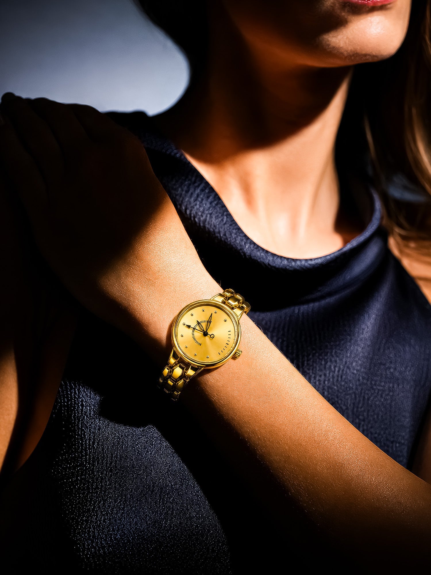 LOOKHAA Women Elegant Gold Toned Bracelet Style Analog Watch lookhaa