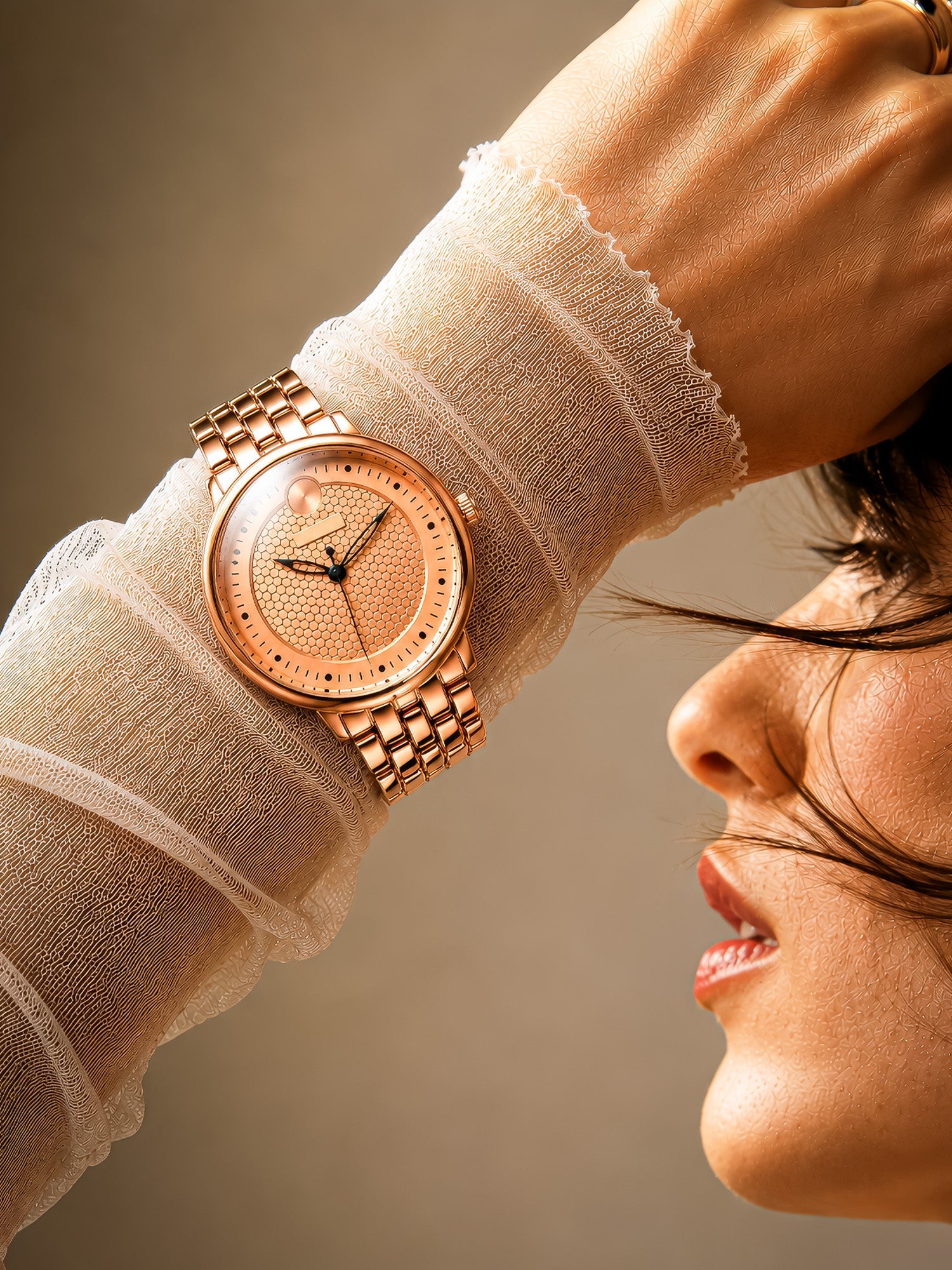 LOOKHAA Women Round Dial & Stainless Steel Bracelet Style Straps Analogue Watch lookhaa